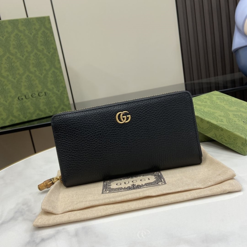 G*u*i wallets & purse